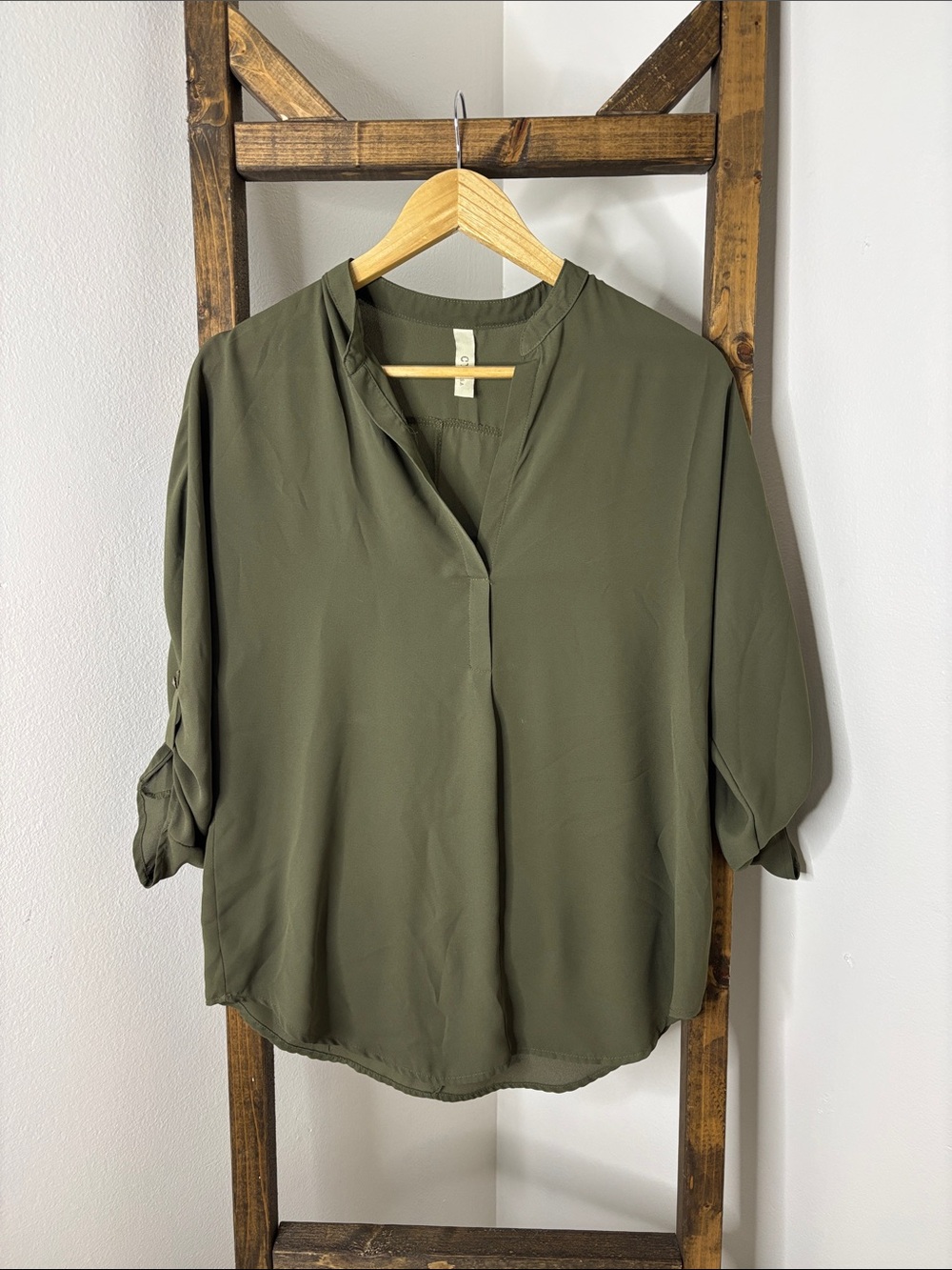 CY USA Women's Olive Green Split-Neck Roll-Sleeve Blouse Size M